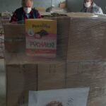 22.04.2020 Sandomierz. Rozładunek cukru podarowanego przez Krajową Spółkę Cukrową dla  Caritas Diecezji Sandomierskiej / Ks. Bogusław Pitucha