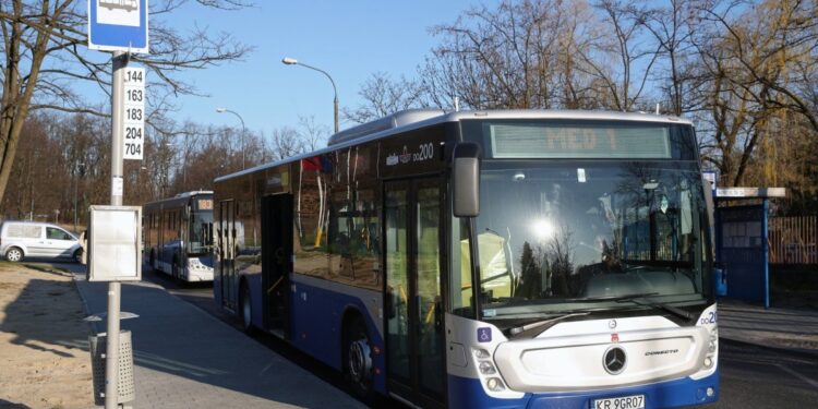 RADIO KRAKÓW. Specjalne autobusy dla służby zdrowia - Radio Kielce Radio Kraków