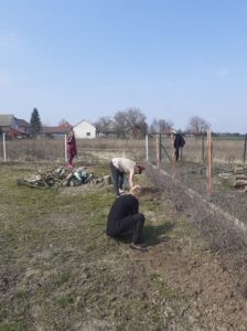 12.04.2020 Gorzków. Ogród biblijny / Agnieszka Kula-Kielian - kierownik placówki Caritas w Gorzkowie