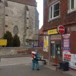 01.04.2020. Wiślica. Odkażanie miasta / Urząd Miasta i Gminy Wiślica