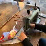 Pracownicy Teatru imienia Stefana Żeromskiego szyją odzież ochronną dla medyków / Teatr imienia Stefana Żeromskiego