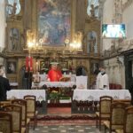 25.04.2020. Rytwiany. Msza o ustanie epidemii koronawirusa oraz o opady deszczu i zakończenie suszy. Wzięli w niej udział m.in. wojewoda świętokrzyski Zbigniew Koniusz i lider świętokrzyskich struktur Prawa i Sprawiedliwości poseł Krzysztof Lipiec / Facebook / Krzysztof Lipiec