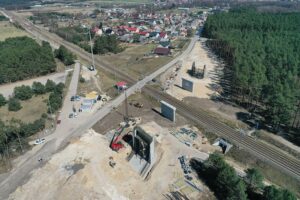 10.04.2020 Kozia Wieś. Budowa wiaduktu nad torami / Jarosław Kubalski / Radio Kielce