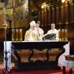 11.04.2020 Sandomierz. Wigilia Paschalna w katedrze. Na zdjęciu: biskup Krzysztof Nitkiewicz / ks. Wojciech Kania