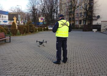 23.01.2020. Starachowice. Akcja kontroli przejść dla pieszych z drona / Anna Głąb