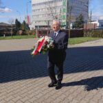 10.04.2020. Starachowice. Poseł Krzysztof Lipiec złożył kwiaty przy Panteonie Wielkich Polaków. Na zdjęciu: Krzysztof Lipiec - poseł PiS / Anna Głąb / Radio Kielce