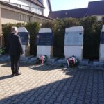 10.04.2020. Starachowice. Poseł Krzysztof Lipiec złożył kwiaty przy Panteonie Wielkich Polaków. Na zdjęciu: Krzysztof Lipiec - poseł PiS / Anna Głąb / Radio Kielce