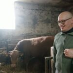 24.04.2020. Wąchock. Gospodarstwo ojców cystersów. Na zdjęciu ojciec Tymoteusz / Anna Głąb / Radio Kielce