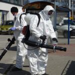 01.04.2020. Jędrzejów. Dezynfekcja wiat przystankowych / Ewa Pociejowska-Gawęda / Radio Kielce