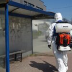 01.04.2020. Jędrzejów. Dezynfekcja wiat przystankowych / Ewa Pociejowska-Gawęda / Radio Kielce