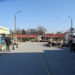 02.04.2020. Jędrzejów. Targowisko / Ewa Pociejowska-Gawęda / Radio Kielce