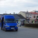 04.04.2020. Jędrzejów. Ojciec Jakub Zawadzki błogosławi relikwiami bł. Wincentego Kadłubka / Ewa Pociejowska-Gawęda / Radio Kielce