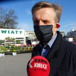 16.04.2020 Sędziszów. Targowisko miejskie. Na zdjęciu: Wacław Szarek - burmistrz Sędziszowa / Ewa Pociejowska-Gawęda / Radio Kielce