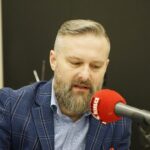 05.04.2020. Kielce. Studio Polityczne Radia Kielce. Na zdjęciu: Artur Pejas - Nowa Lewica / Kamil Król / Radio Kielce