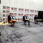 19.04.2020 Kielce. Studio polityczne. Na zdjęciu (od lewej): Marek Kwitek – PiS, Grzegorz Gałuszka – PSL, Lucjan Pietrzczyk – Koalicja Obywatelska, Andrzej Kaniewski – Konfederacja i Marcin Chłodnicki – Nowa Lewica / Karol Żak / Radio Kielce