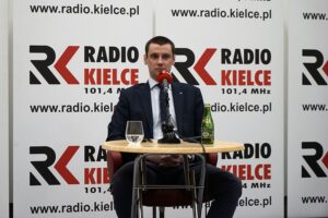 26.04.2020. Studio Polityczne Radia Kielce. Na zdjęciu: Dawid Lewicki - Konfederacja, Partia KORWiN / Robert Felczak / Radio Kielce