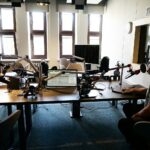 27.04.2020. Kielce. Punkty Widzenia. Na zdjęciu (od lewej): red. Robert Szumielewicz - Radio Kielce, Roman Wróblewski - zastępca nadleśniczego Nadleśnictwa Kielce / Kamil Król / Radio Kielce