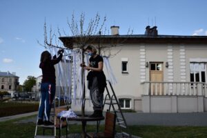 Instalacja „Słowiańskie drzewo życzeń” / BWA Kielce