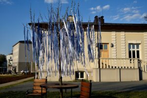 Instalacja „Słowiańskie drzewo życzeń” / BWA Kielce