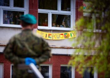 Żołnierze 16.Dywizji Zmechanizowanej postanowili wesprzeć dzieci z Zespołu Placówek Opiekuńczo-Wychowawczych, Edukacyjnych i Diagnostycznych w Olsztynie / Adrian Jorski/Radio Olsztyn