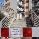 06.04.2020. Kielce. Dezynfekcja kładki dla pieszych przy ul. Źródłowej / Jarosław Kubalski / Radio Kielce