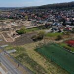 16.04.2020 Chęciny. Budowa parku miejskiego / Jarosław Kubalski / Radio Kielce