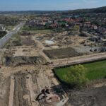 16.04.2020 Chęciny. Budowa parku miejskiego / Jarosław Kubalski / Radio Kielce