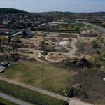 16.04.2020 Chęciny. Budowa parku miejskiego / Jarosław Kubalski / Radio Kielce