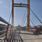 06.04.2020. Kielce. Dezynfekcja kładki dla pieszych przy ul. Źródłowej / Jarosław Kubalski / Radio Kielce