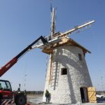 09.04.2020. Krasocin. Wiatrak typu „holender” / Jarosław Kubalski / Radio Kielce