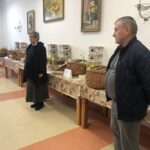 08.04.2020. Sandomierz. Caritas przekazuje żywność potrzebującym. / Grażyna Szlęzak-Wójcik / Radio Kielce