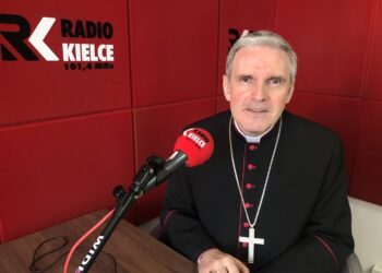 09.04.2020. Sandomierz. Na zdjęciu: biskup Krzysztof Nitkiewicz / Grażyna Szlęzak-Wójcik / Radio Kielce