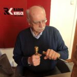 13.04.2010. Sandomierz. Karol Bury - kasztelan Chorągwi Rycerstwa Ziemi Sandomierskiej i jego rzeźby / Grażyna-Szlęzak-Wójcik / Radio Kielce