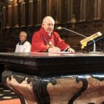 10.04.2020 Sandomierz. Liturgia Wielkiego Piątku w katedrze. Na zdjęciu: Edward Frankowski - biskup senior diecezji sandomierskiej / Grażyna Szlęzak-Wójcik / Radio Kielce