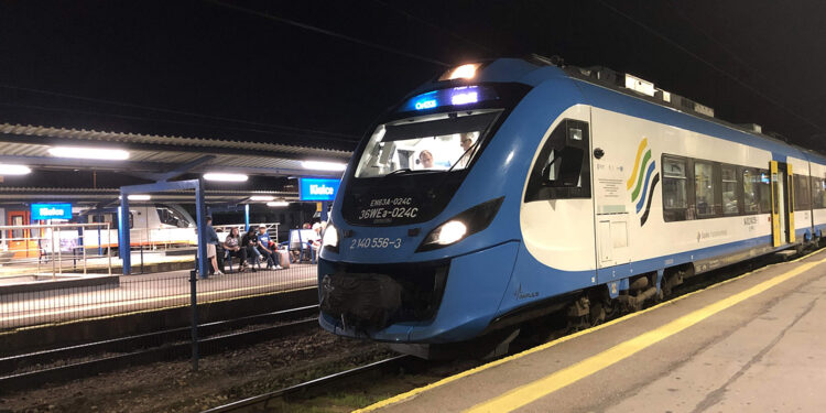 Kielce. Dworzec PKP, pociąg, Koleje Śląskie, kolej / Robert Felczak / Radio Kielce