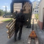 28.04.2020. Kurozwęki. Przekazanie żywności dla DPS-u w Kurozwękach