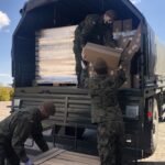 28.04.2020. Kurozwęki. Przekazanie żywności dla DPS-u w Kurozwękach