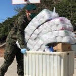 20.04.2020. Końskie. Żołnierze 10. ŚBOT pomagają osobom przebywającym w DPS / 10. Świętokrzyska Brygada Obrony Terytorialnej