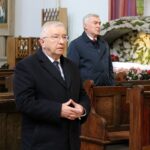 14.04.2020 Wiślica. Msza w święto Chrztu Polski. Na zdjęciu (od lewej): poseł Krzysztof Lipiec i marszałek Andrzej Bętkowski / Marta Gajda / Radio Kielce