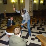 12.04.2020 Iwaniska. Tarabanienie w pustym kościele w czasie pandemii koronawirusa / Emilia Sitarska / Radio Kielce