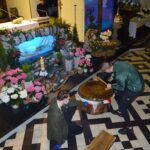 12.04.2020 Iwaniska. Tarabanienie w pustym kościele w czasie pandemii koronawirusa / Emilia Sitarska / Radio Kielce