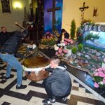 12.04.2020 Iwaniska. Tarabanienie w pustym kościele w czasie pandemii koronawirusa / Emilia Sitarska / Radio Kielce