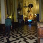 12.04.2020 Iwaniska. Tarabanienie w pustym kościele w czasie pandemii koronawirusa / Emilia Sitarska / Radio Kielce