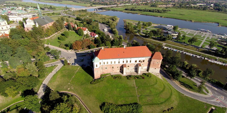 Sandomierz. Zamek. Rzeka Wisła / Jarosław Kubalski / Radio Kielce