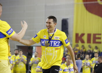 03.06.2018 Kielce. Mecz finałowy PGNiG Superligi PGE Vive Kielce - Wisła Płock. PGE Vive Kielce zdobyło Mistrza Polski po raz piętnasty. Pożegnanie zawodników. Sławomir Szmal / Jarosław Kubalski / Radio Kielce