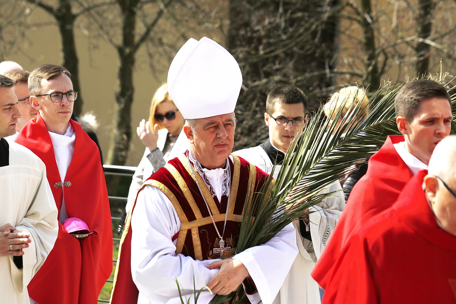 14.04.2014 Kielce. Niedziela Palmowa. Biskup Jan Piotrowski / Jarosław Kubalski / Radio Kielce