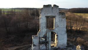 29.03.2020 Mokrsko. Ruiny zamku / Jarosław Kubalski / Radio Kielce