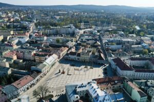 12.04.2020 Kielce. Widok na opustoszałe ulice i place / Jarosław Kubalski / Radio Kielce