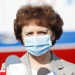 29.04.2020 Kielce. Świętokrzyskie Centrum Ratownictwa Medycznego i Transportu Sanitarnego. Nowe karetki. Dyrektor ŚCRMiTS Marta Solnica / Jarosław Kubalski / Radio Kielce