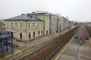 31.03.2020 Skarżysko - Kamienna. Dworzec PKP w remoncie / Jarosław Kubalski / Radio Kielce